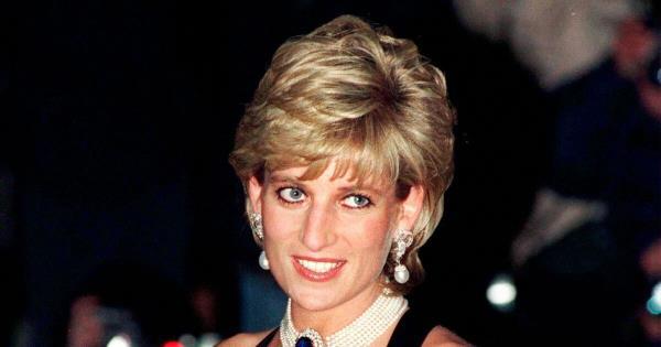 戴安娜王妃璀璨的传家宝让C罗价值千万英镑的宝石黯然失色