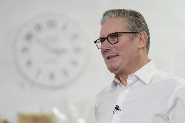 斯塔默在拉米表态支持关税同盟后明确对欧盟立场，引发热议！