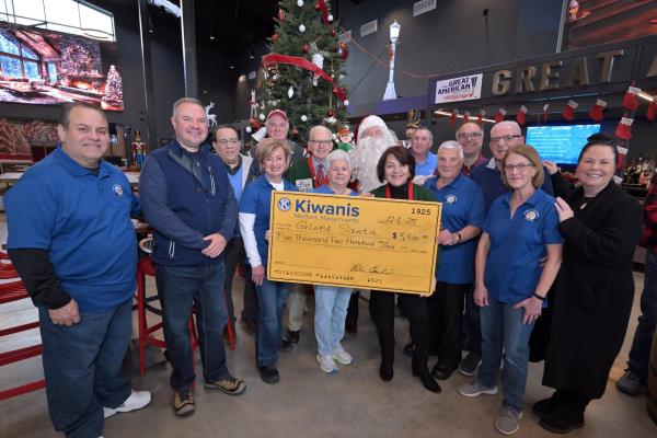 走出低谷，尚未登顶